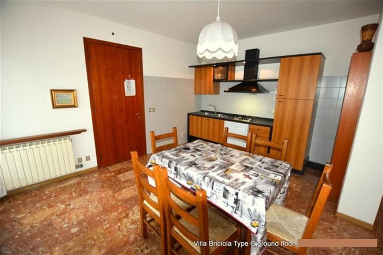 Ferienwohnung Lignano Exclusive With Pool Lignano Sabbiadoro Exterior foto