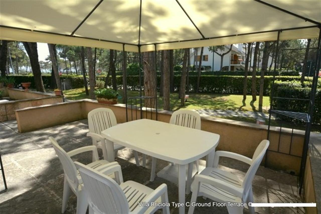 Ferienwohnung Lignano Exclusive With Pool Lignano Sabbiadoro Exterior foto