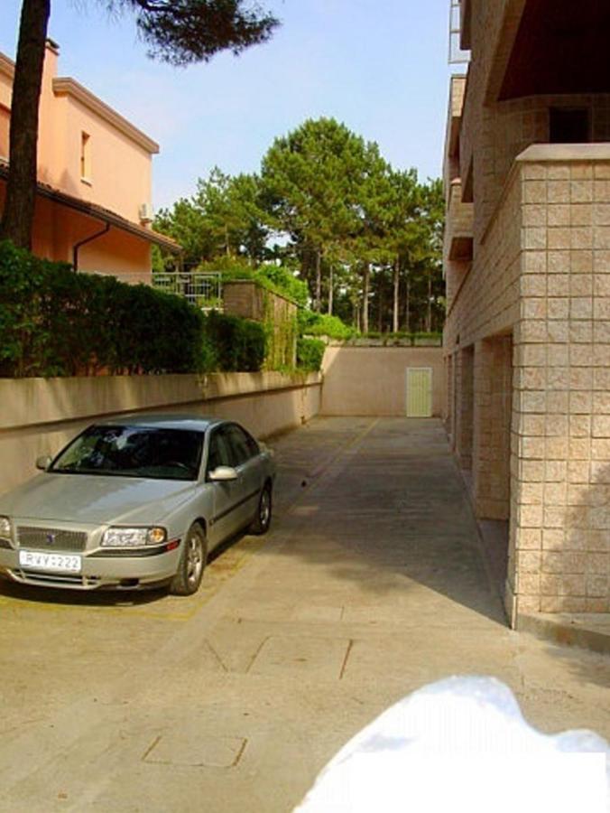 Ferienwohnung Lignano Exclusive With Pool Lignano Sabbiadoro Exterior foto